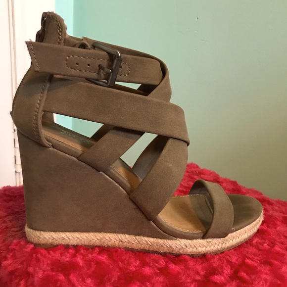Wedges - Picture 1 of 5